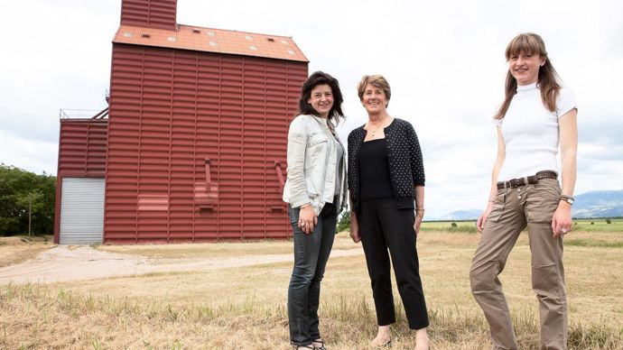 « Nous souhaitons pérenniser notre entreprise familiale et la faire vivre au quotidien. Certes, nous sommes atypiques, car nous sommes essentiellement des femmes », affirment Anaïs, Monique et Caroline Garcin.José Nicolas