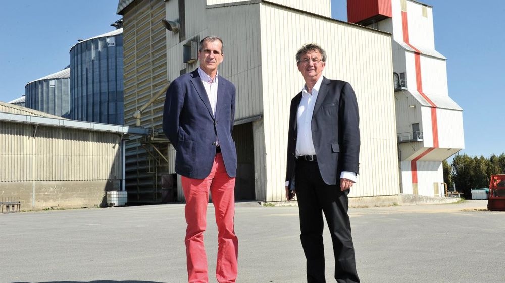 Gilles Jeusselin, PDG (à droite), et Joël Perdereau, DG depuis mai 2014, conduisent le négoce vers une diversification dans les cultures, mais aussi dans la mise en marché.Photos Cédric Faimali