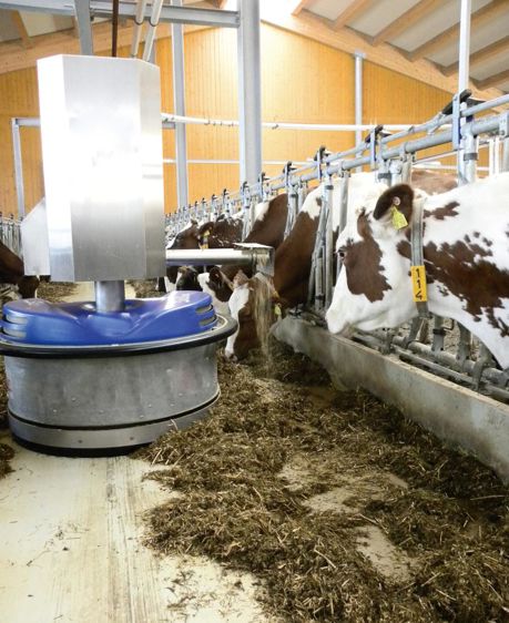 D'un diamètre de 110 cm, le robot requiert une largeur de couloir minimale de 2,30 m. En option, il est possible de fixer un distributeur de concentrés.