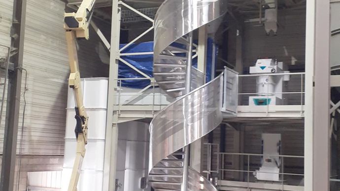 Située à Vitrolles (Bouches-du-Rhône), la ligne de production était en cours de construction en avril. Les premières farines devraient être commercialisées fin mai.