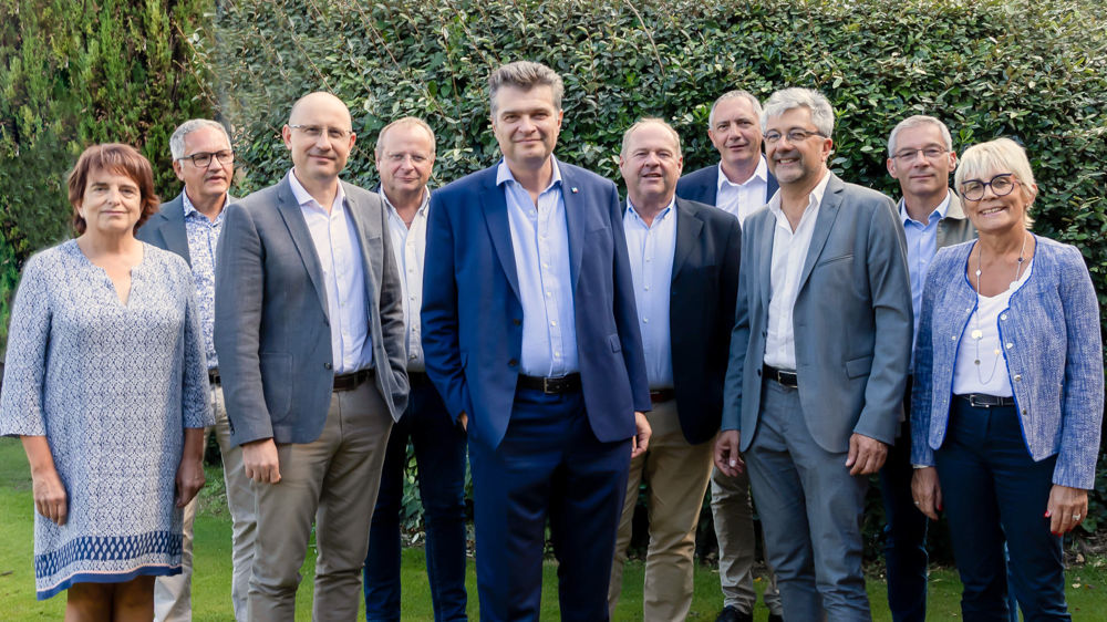 Laurent Bizot (au centre), accompagné ici des membres du bureau national de l’Unep dont l'effectif a été renouvelé.
