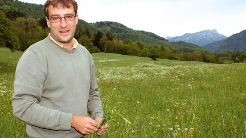 Philippe Mestelan : « Ici, les agriculteurs produisent avec de la biodiversité. C'est une logique différente de l'écologisation à la Suisse, où on laisse 2 à 30 % des terrains à l'état "naturel" en bord de route, et où on intensifie le reste de la parcelle. »