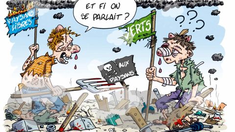 Chaque année, dans les Savoie des visites d'exploitations sont organisées pour les élus locaux dont beaucoup méconnaissent l'agriculture. Il s'agit d'expliquer les réalités et les contraintes du métier, ainsi que la nécessité de laisser du foncier aux exploitations.© A.B.