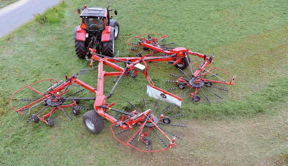 Sur l'Hibiscus 1515 CD, chacune des deux poutres disposées en V supporte 2 rotors. Un rotor compte 11 bras porte-dents.