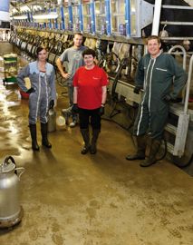De gauche à droite : Florine Croquelois, Émeric Pichonnier, Thérèse Dumetz et Jean-Luc Maeyaert. © CÉDRIC FAIMALI/GFA