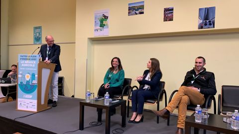 De gauche à droite, lors du congrès technique de la FNA, son président, Antoine Pissier, Claire Daras, responsable risque industriel et transport, et cheville ouvrière de cet évènement, Sandrine Hallot, directrice du pôle produits, marché et services, et Benoit Confuron, responsable des opérations du groupe Carré.