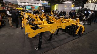 La gamme d'Agrisem SmartPlow, s'étend de 3 à 6 m de largeur de travail. La gamme d'Agrisem SmartPlow, s'étend de 3 à 6 m de largeur de travail.
