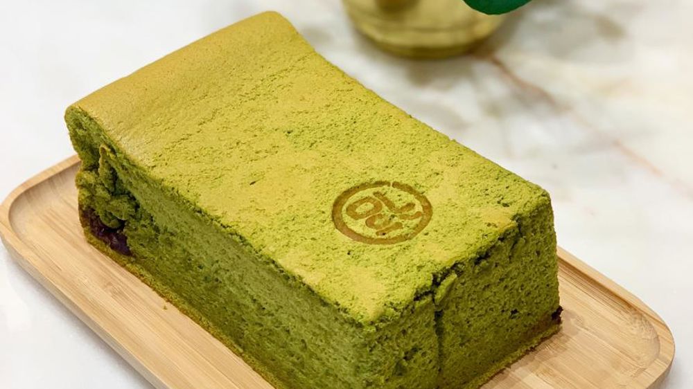 Le castella présente une texture très légère. À la sortie du four, il fond littéralement en bouche.