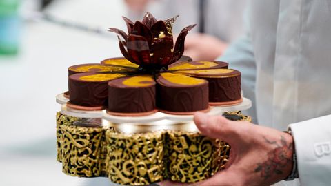 A Paris, les candidats français devront se surpasser pour être sélectionnés à la Coupe du Monde de la Pâtisserie, en janvier 2023 sur le Sirha de Lyon. Ici, un dessert réalisé lors de l’édition 2021. ©Julien Bouvier