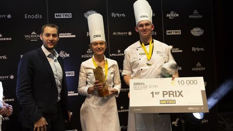 Naïs Pirollet, la cadette de la compétition, remporte haut la main le Bocuse d’Or France 2021 - Laurent Rodriguez Naïs Pirollet, la cadette de la compétition, remporte haut la main le Bocuse d’Or France 2021 - Laurent Rodriguez