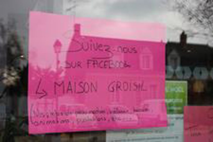 Un moyen efficace d'élargir son cercle d'influence (Photo : Latoque.fr). Facebook en milieu rural (Photo : Latoque.fr).
