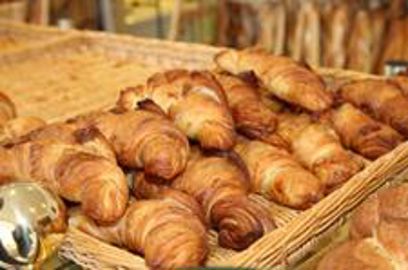 Le croustillant et la saveur d'un croissant tiennent à la qualité du beurre ou de la margarine (Photo : latoque.fr). Croissants fait-maison (Photo : Latoque.fr).