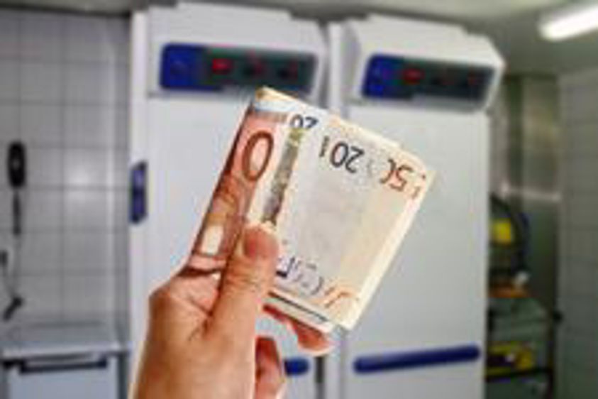 Si vous n'êtes pas sûr de l'acheteur, demandez un paiement en liquide ou par chèque de banque (française). (Photo : latoque.fr). Paiement de matériels d'occasion en boulangerie (Photo : latoque.fr).