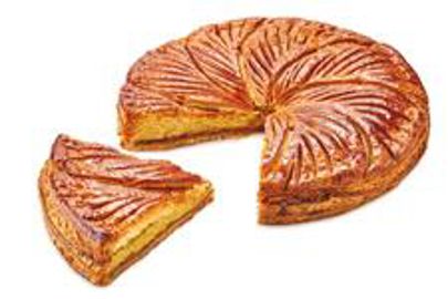 Frangipane amande sur un lit de caramel au beurre salé : Dominique Saibron sait trouver les bons accords. Ici, La Renversante, 2016. (Photo : Latoque.fr). Galette caramel beurre salé de Dominique Saibron (Photo : Latoque.fr).