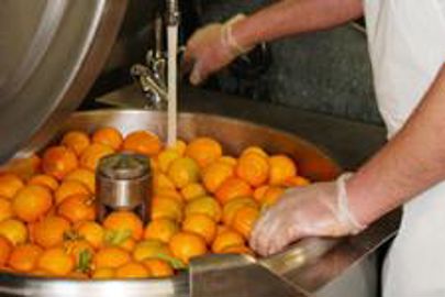 Pour chaque fruit, il convient de mettre au point la meilleure stratégie de conservation (Photo : Latoque.fr). Blanchiment des fruits (Photo : Latoque.fr).