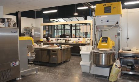       Les matériels du C9 occupent ici une belle place.
