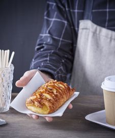 Le Délice Érable Pécan : une gourmandise à déguster
toute la journée.
Le Délice Érable Pécan : une gourmandise à déguster
toute la journée.