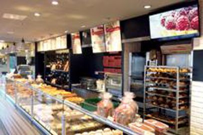 L'écran d'affichage dynamique représente un formidable outil de communication (Photo : Latoque.fr). Ecrans dans une boulangerie (Photo : Latoque.fr). L'écran d'affichage dynamique représente un formidable outil de communication (Photo : Latoque.fr). Ecrans dans une boulangerie (Photo : Latoque.fr).