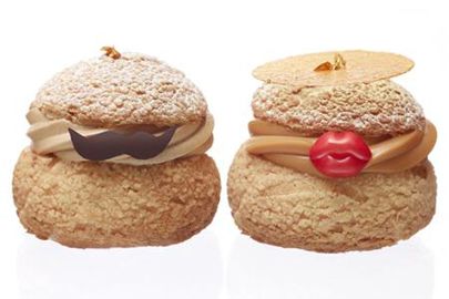 Il suffit de quelques accessoires pour transformer des pâtisseries toutes simples en couple branché, ici une réalisation des Gâteaux Thoumieux(Photo : latoque.fr). Gâteaux branchés pour la Saint-Valentin (Photo : latoque.fr). Il suffit de quelques accessoires pour transformer des pâtisseries toutes simples en couple branché, ici une réalisation des Gâteaux Thoumieux(Photo : latoque.fr). Gâteaux branchés pour la Saint-Valentin (Photo : latoque.fr).