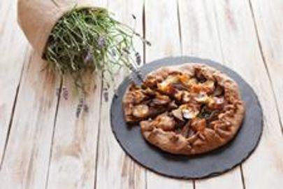 Et si vous proposiez une galette salée, ou sucrée-salée (comme sur cette image, avec poire et brie) ? (Photo : Exaterina-Fotolia.com) Galette salée (Photo : Latoque.fr). Et si vous proposiez une galette salée, ou sucrée-salée (comme sur cette image, avec poire et brie) ? (Photo : Exaterina-Fotolia.com) Galette salée (Photo : Latoque.fr).