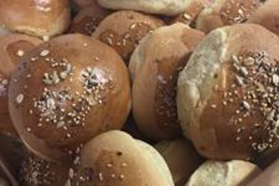 Grâce à la mode du burger, les buns de qualité sont un bon moyen d'entrer en contact avec les restaurateurs (Photo : Latoque.fr). Buns (Photo : Latoque.fr).