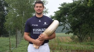 David Minvielle est un joueur de cesta punta reconnu. David Minvielle est un joueur de cesta punta reconnu.