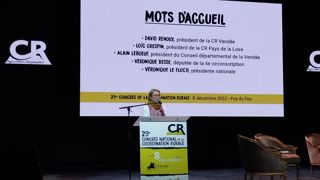 Véronique Le Floc'h succède à Bernard Lannes à la présidence de la Coordination Rurale. Véronique Le Floc'h succède à Bernard Lannes à la présidence de la Coordination Rurale.