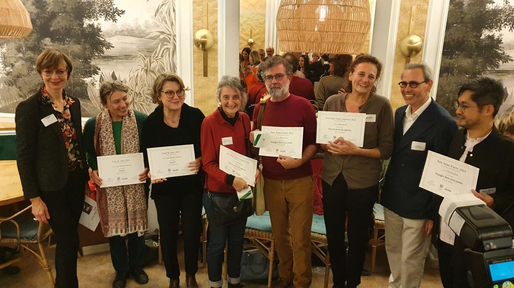 Les lauréats de ce millésime 2022 en compagnie de Catherine Muller (à gauche), présidente de l'Interprofession du végétal Valhor qui soutient le Prix Saint-Fiacre.