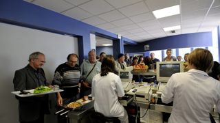 La loi Egalim a fixé un objectif de 20 % de produits bio en restauration collective au 1er janvier 2022. La loi Egalim a fixé un objectif de 20 % de produits bio en restauration collective au 1er janvier 2022.
