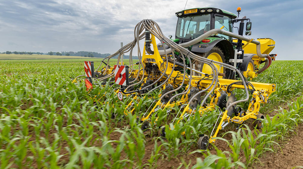 Bednar introduit une troisième gamme de bineuses, avec la RowMaster RN-Profi,