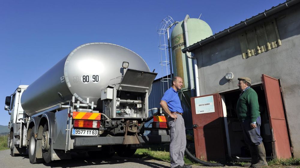 En France, le lait collecté est en moyenne valorisé à 60 % sur le marché des PGC France, à 20 % en PGC export et à 20 % sur le marché des commodités laitières.