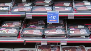 D'ici à 2023, la consommation européenne de viande bovine pourrait diminuer de 0,8 kg par habitant et par an en moyenne. D'ici à 2023, la consommation européenne de viande bovine pourrait diminuer de 0,8 kg par habitant et par an en moyenne.