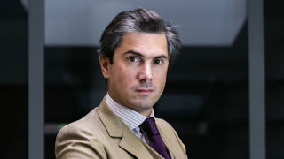 L’avocat Sylvain Pelletreau déplore l’approche "poétique" et non stratégique de la législation française en matière d’environnement. L’avocat Sylvain Pelletreau déplore l’approche "poétique" et non stratégique de la législation française en matière d’environnement.
