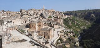 A Matera, plusieurs belvédères offrent des vues époustouflantes sur la ville. A Matera, plusieurs belvédères offrent des vues époustouflantes sur la ville.