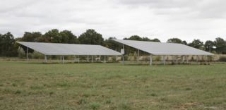 L’amélioration du bien-être animal, ici avec ces ombrières sur les parcours des canards, est une condition acceptée pour considérer l’installation comme un outil agricole. L’amélioration du bien-être animal, ici avec ces ombrières sur les parcours des canards, est une condition acceptée pour considérer l’installation comme un outil agricole.