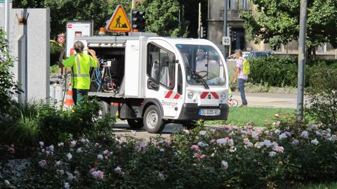 La création des ZFE va accélérer le développement de véhicules électriques en ville, même si certaines entreprises n'ont pas attendu cette législation. Photo prise à Besançon (25) en 2015...