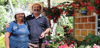 "Avoir un titre de propriété, nous apporte de la sécurité", déclare Don Gilberto, producteur de canne à sucre, café et manioc sur un hectare, dans la région de Huila, dans le sud-ouest du pays. "Avoir un titre de propriété, nous apporte de la sécurité", déclare Don Gilberto, producteur de canne à sucre, café et manioc sur un hectare, dans la région de Huila, dans le sud-ouest du pays.