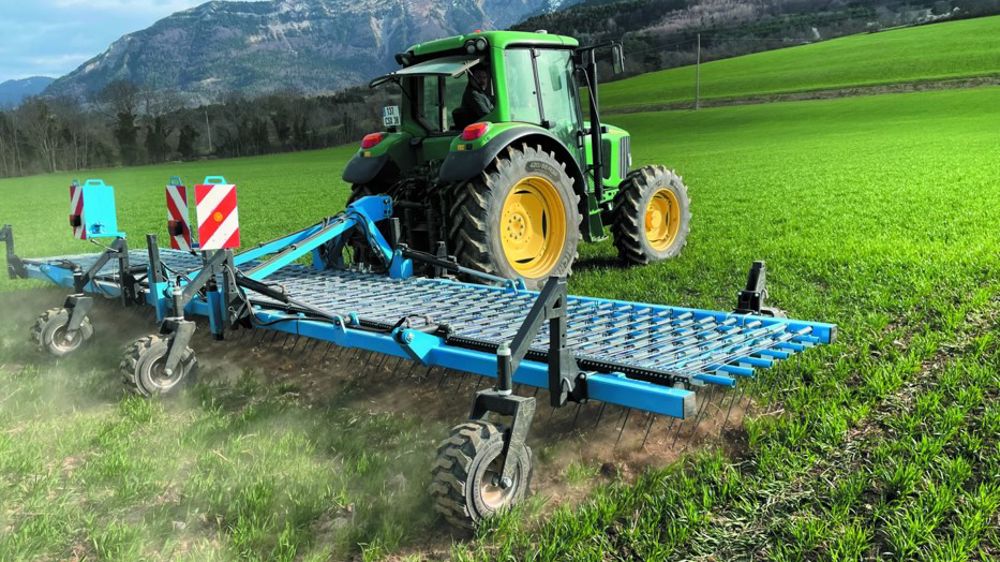 Feelcrop : une gamme de herses étrilles et roto-étrilles de 6 à 12 m Feelcrop : une gamme de herses étrilles et roto-étrilles de 6 à 12 m