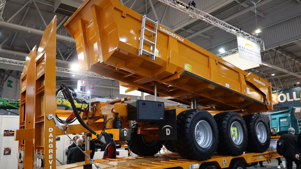 Dangreville : un fond de caisse de 6 ou 8 mm pour les bennes TP