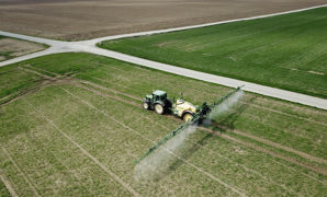 Pour répondre aux nouvelles attentes et trouver des solutions de protection des plantes efficaces, les adhérents de Phytéis investissent dans l'innovation. Pour répondre aux nouvelles attentes et trouver des solutions de protection des plantes efficaces, les adhérents de Phytéis investissent dans l'innovation.