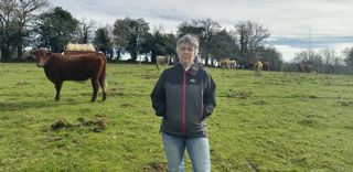 Sandra Rabat, une exploitante agricole biologique à Tarn, perd 60 hectares et plus de 40 000 euros à cause des dégats des sangliers sur ses prairies permanentes. Sandra Rabat, une exploitante agricole biologique à Tarn, perd 60 hectares et plus de 40 000 euros à cause des dégats des sangliers sur ses prairies permanentes.