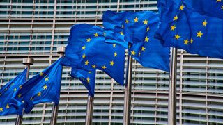 La Pologne, la Slovaquie, la Hongrie, la Roumanie et la Bulgarie appellent l'Union européenne à aider les agriculteurs face à l'arrivée massive de céréales ukrainiennes sur leurs marchés intérieurs. La Pologne, la Slovaquie, la Hongrie, la Roumanie et la Bulgarie appellent l'Union européenne à aider les agriculteurs face à l'arrivée massive de céréales ukrainiennes sur leurs marchés intérieurs.