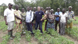 Tout juste retraité, Jean-François Gazard Maurel a le regard tourné vers l’Afrique et plus particulièrement le Bénin. Tout juste retraité, Jean-François Gazard Maurel a le regard tourné vers l’Afrique et plus particulièrement le Bénin.