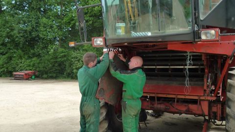 Un bac pro pour devenir mécanicien agricole dans le Finistère Un bac pro pour devenir mécanicien agricole dans le Finistère
