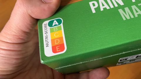 L'association de consommateurs UFC-Que Choisir demande à la Commission européenne de rendre obligatoire l'affichage du Nutri-score.