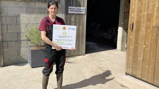 Maud Blondeau fait partie des 270 producteurs en AOP audités. Elle témoignait de ses pratiques dans le numéro de septembre 2021 de L’éleveur laitier. Maud Blondeau fait partie des 270 producteurs en AOP audités. Elle témoignait de ses pratiques dans le numéro de septembre 2021 de L’éleveur laitier.