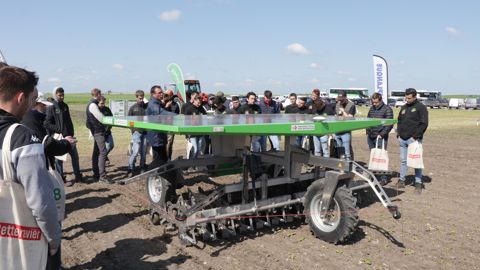 Deux robots Farmdroid était présents sur le salon, l'un en configuration semis, et l'autre en configuration désherbage.