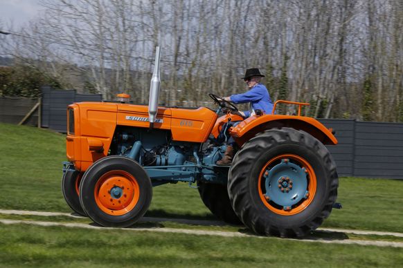 Véhicule [HO] : Tracteur Someca Orange SOM 40 Avec Roues 36 Ree Ba007