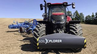 Le dispositif SoilXplorer est commercialisé par AgXTend, une filiale de CNH. Ce capteur analyse le tassement du sol. Le dispositif SoilXplorer est commercialisé par AgXTend, une filiale de CNH. Ce capteur analyse le tassement du sol.