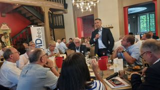 « Il ne s’agit plus de remplacer les agriculteurs qui vont partir en retraite dans les dix ans qui viennent, mais de renouveler l’ensemble des actifs, chefs d’exploitation et salariés », alertait le sociologue François Purseigle, le 8 juin 2023 lors d'un débat organisé par le think-tank Agridées. « Il ne s’agit plus de remplacer les agriculteurs qui vont partir en retraite dans les dix ans qui viennent, mais de renouveler l’ensemble des actifs, chefs d’exploitation et salariés », alertait le sociologue François Purseigle, le 8 juin 2023 lors d'un débat organisé par le think-tank Agridées.